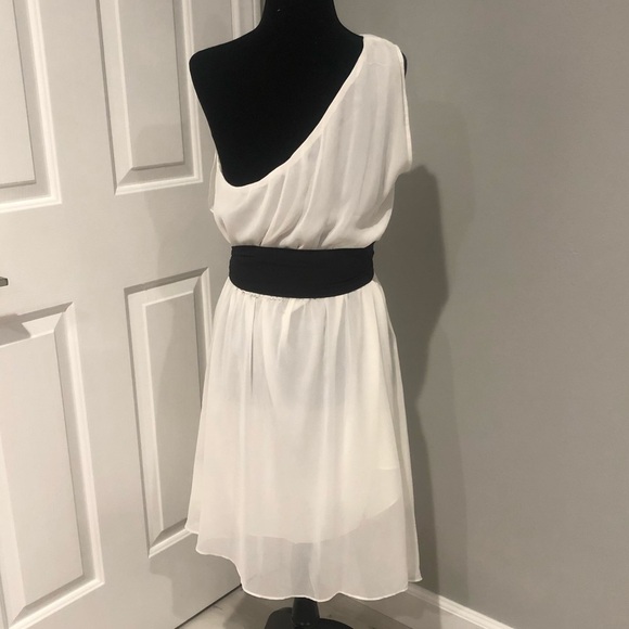 Ark & Co. One Shoulder White Ruffle Dress - L - Picture 4 of 12